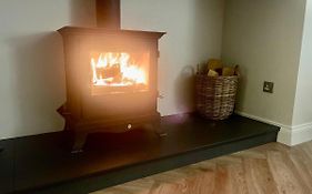 White Cottage Stunning Contemporary 2 Bedroom 2 Ensuite Annex With Hot Tub